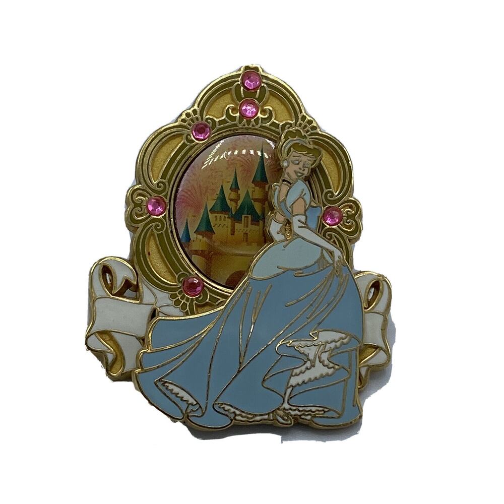 WDW Disney trading Pin Cinderella Castle 2005 Happiest Place on Earth Moving 3d